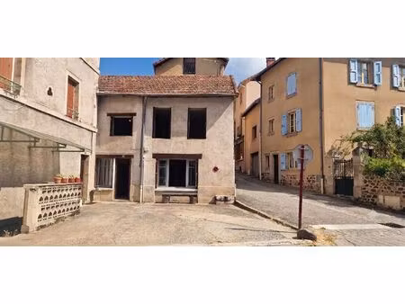 maison de bourg - 76m ²