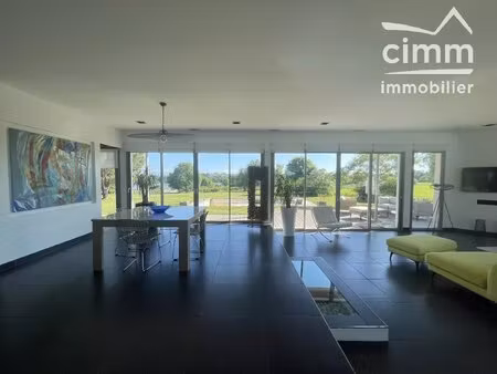 poucharramet —villa d'architecte – 160 m² – piscine – parc de 3 500 m² – vue campagne  lac