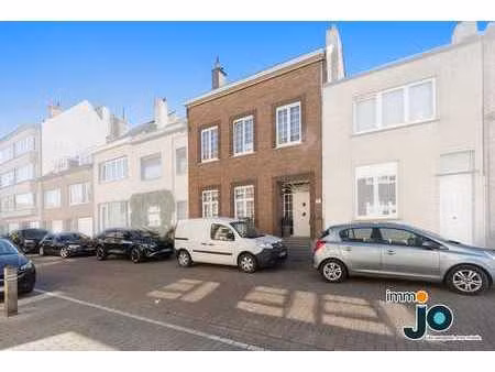 maison de caractère avec 6 chambres  jardin et deux salle...