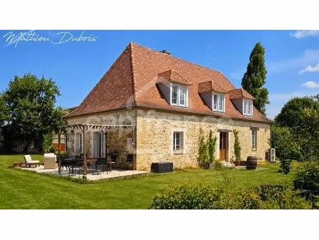 un domaine de caractère proche d’eymet avec installations équestres  gîtes et studio yoga/