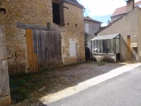 maison de village en pierre