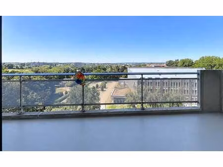 spacieux 3ch  terrasse avec superbe vue -à rafraichir