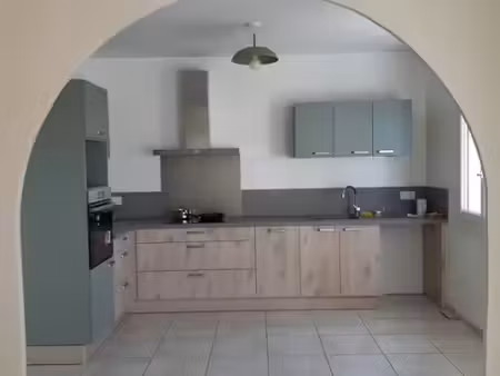 location maison 4 pièces 72 m² à saint-maurice-l'exil (38550)  860 €