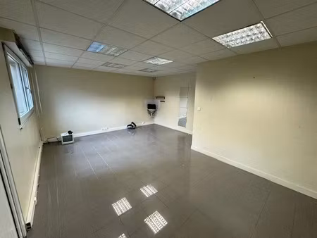 location locaux professionnels 1 pièce 23 m² à marseille 5ème (13005)  490 €