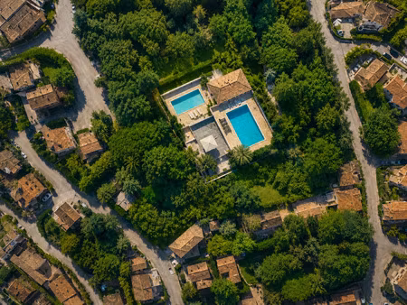 villa-chalet - t3 - domaine securise avec piscine