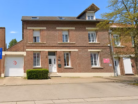 grande maison familiale et activité chambres d'hôtes