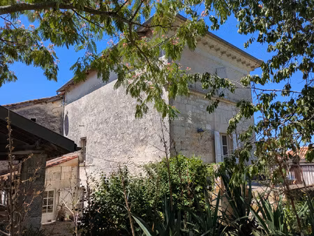 maison bourgeoise  210 m2  dépendances  jardin  mareuil-en-p