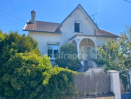 maison à vendre 7 pièces ()