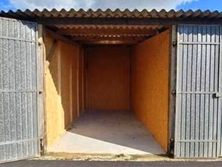location garage box et parking à bédée (35137) : à louer / 18m² bédée