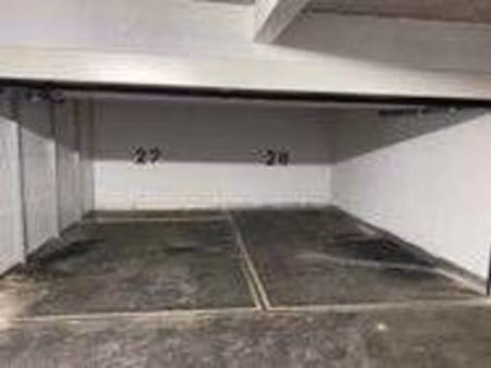 location garage box et parking à nantes île de nantes (44000) : à louer / 21m² nantes île 