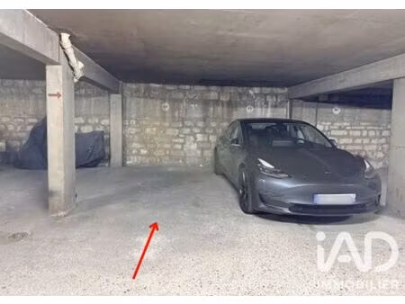 parking à paris (75010)