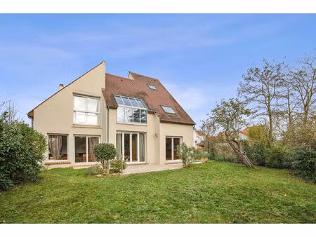 chatou - en lisiere du vesinet - maison de 1995 - 133 m² - 4 chambres - terrain 484 m² - l