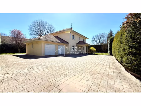 maison familiale au calme à prévessin