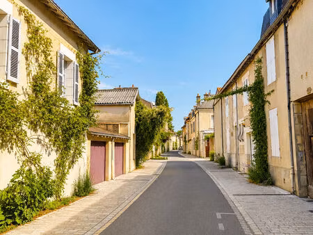 maison de ville 4 pieces 3 chambres 80 m2 proximite centre ville