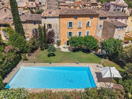 villecroze élégante maison de village avec jardin et piscine d