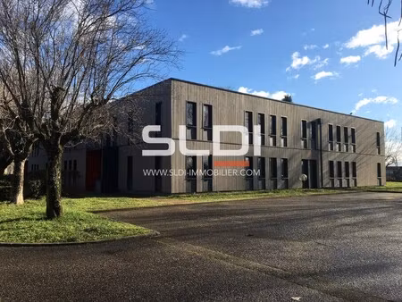 location local professionnel 106m² venissieux 69200