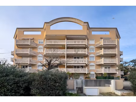 achat parking hyeres 83400