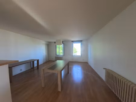 location appartement 3 pièces 62m² chatellerault 86100