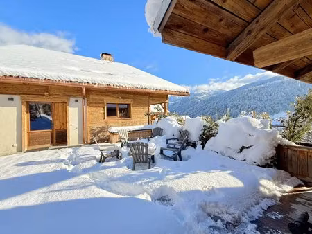 ferme alpine du xixe siècle rénovée avec vues à couper le souffle – près d’annecy et des..