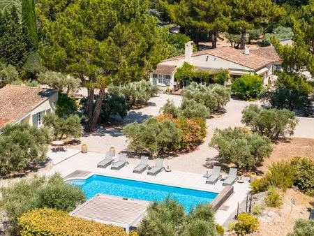 maison de 8 pièces de luxe en vente à mouriès  provence-alpes-côte d'azur