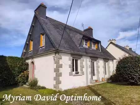 maison familiale avec vie de plain-pied possible  proche du centre de plouguernével