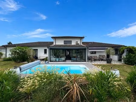 maison de luxe de 5 pièces en vente à saint-martin-petit  france