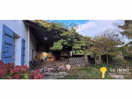 ensemble immobilier de 164 50 m2 sur un terrain de 719 m2  saint-fort-sur-gironde