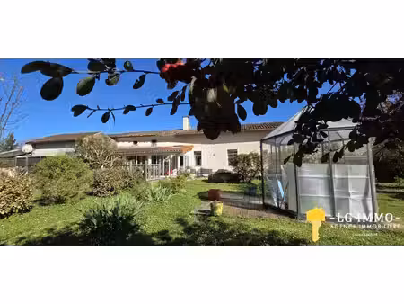 maison charentaise plain-pied  2 chambres  garage  jardin + t2