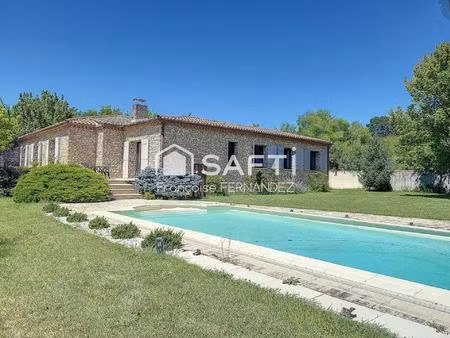 villa t5 avec parc de 3500 m² et piscine