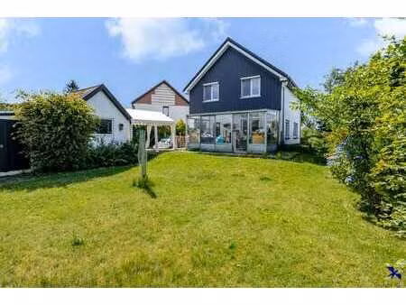 grande maison familiale avec 3 chambres et grand jardin dans