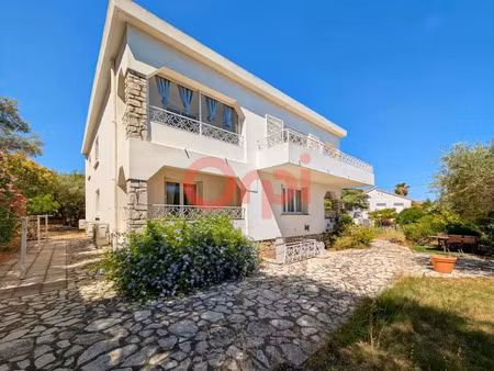 vente maison 8 pièces 205 m² à la valette-du-var (83160)  748 800 €