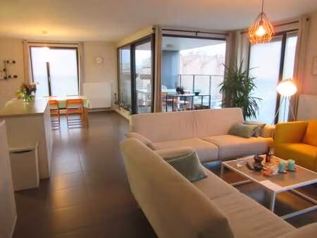 appartement récent 2 ch + terrasse + garage centre