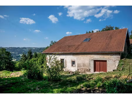 maison à rénover avec vue dégagée sur la nature