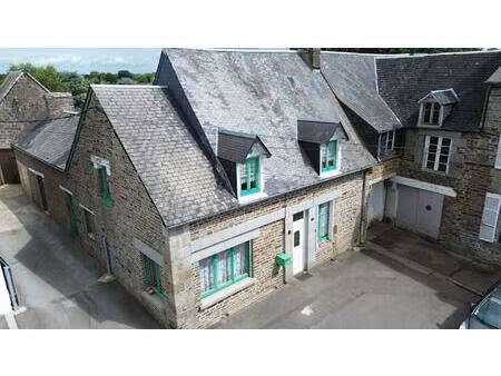 maison de bourg  128 m² avec garage et courette