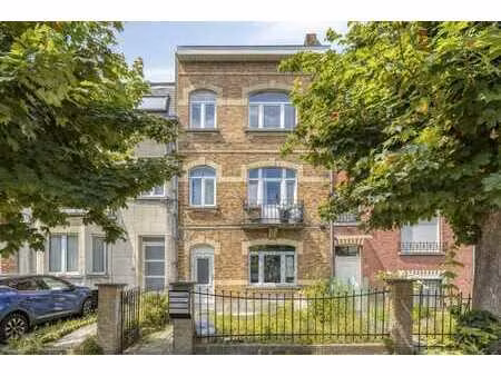 immeuble d'investissement avec trois entités à vendre à laek