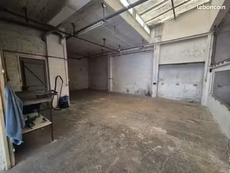 local industriel 215 m²