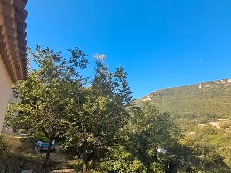 terrain 500m2 avec source