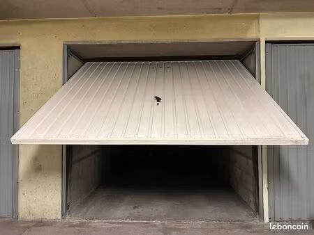 garage fermé à vendre – croix-rousse – rue de cuire