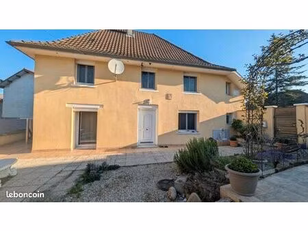 maison 5 pièces 184 m²