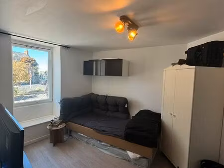 studio lumineux isolé