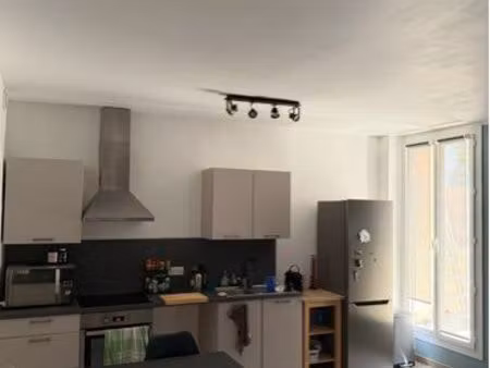 t2 meublé de 48 m² avec cour – simiane-collongue – 900 /mois