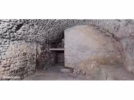 cave en centre ville