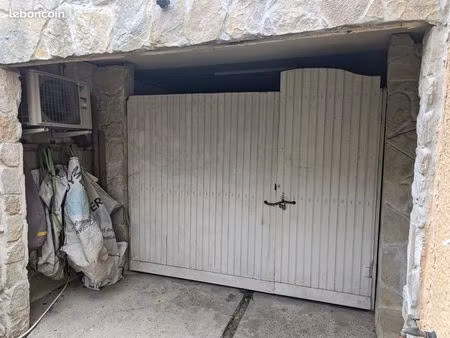 stockage de meubles dans un garage sécurisé