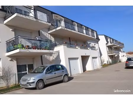 f2 refait à neuf dans résidence sécurisée