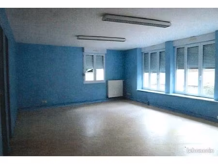 grand logement de 190 mètres carrés proche centre flers