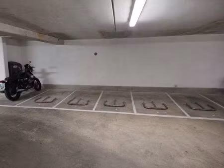 location de places de parking moto sécurisées – marseille 13001