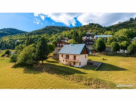 ? maison à fort potentiel – grand terrain – secteur résidentiel de la condamine à beuil