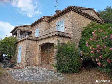 maison de 170 m² à rénover avec bel aperçu mer  piscine et fort potentiel à grasse