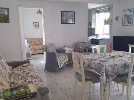 joli appartement f3 centre-ville parking privé