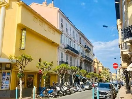 fonds de commerce 58 m² menton